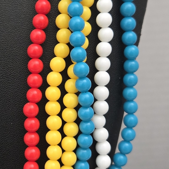 Vintqge Multi-color Multi-stand (6) Barrel Clasp Necklace Yellow White Red Turq. - Picture 3 of 7